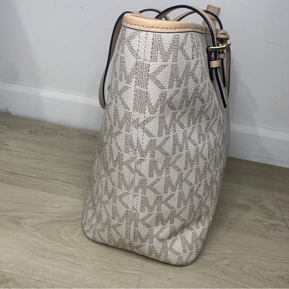 Michael Kors Jet Set Travel Medium Top Zip Multifunction Tote - Picture 4 of 15